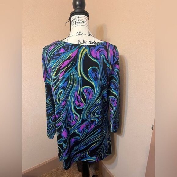 Collections, etc. size large top - Picture 2 of 4